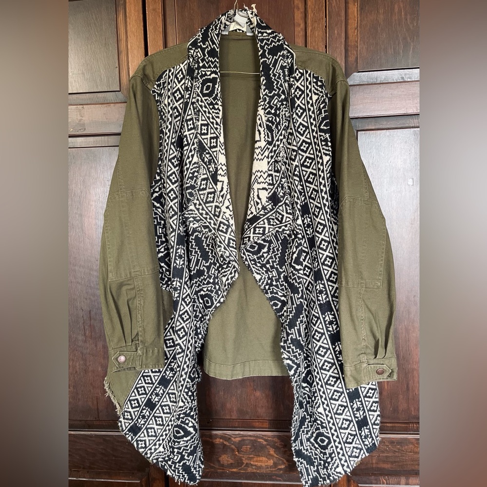 Natural reflections green and white cardigan